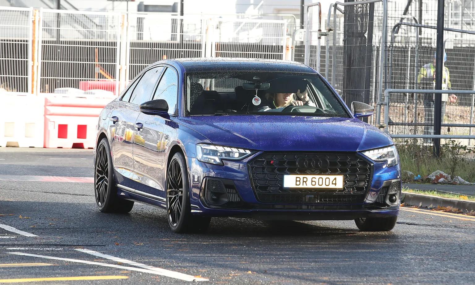 到驾驶一辆 到驾驶一辆